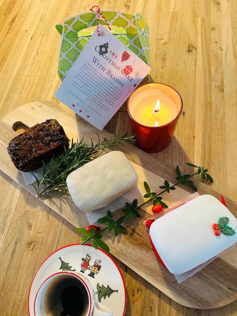 Traditional Christmas Cake Mini Loaf with Cognac - Image 5