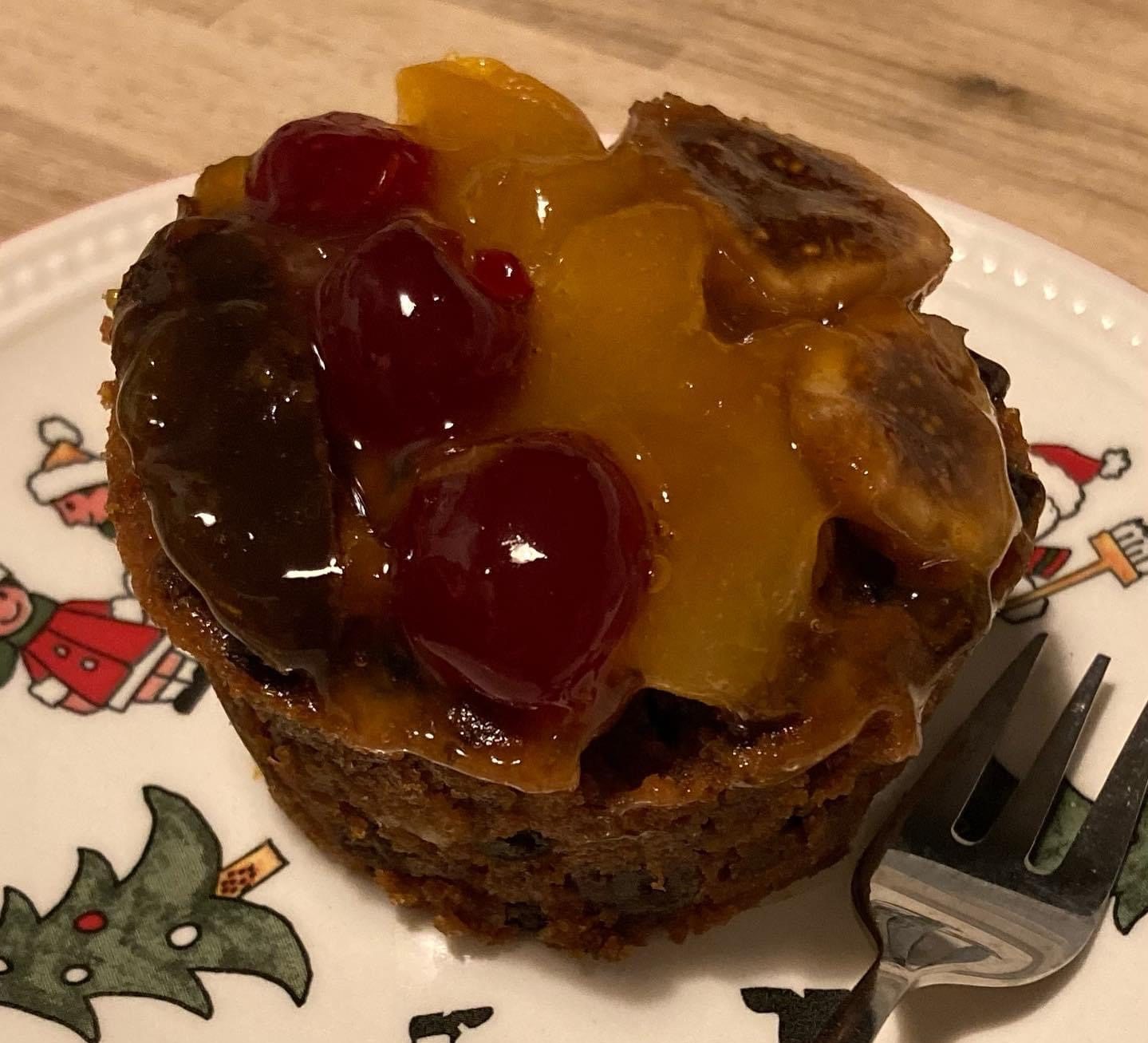Fruit Topped Christmas Cake Cupcake (4)