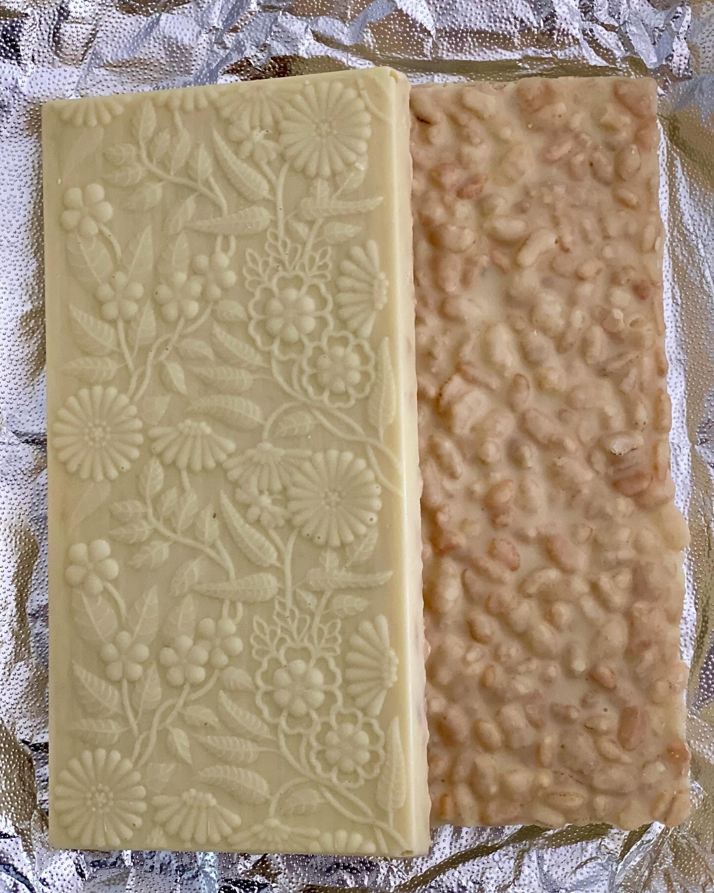White Chocolate 37% with Puffed Rice 100g