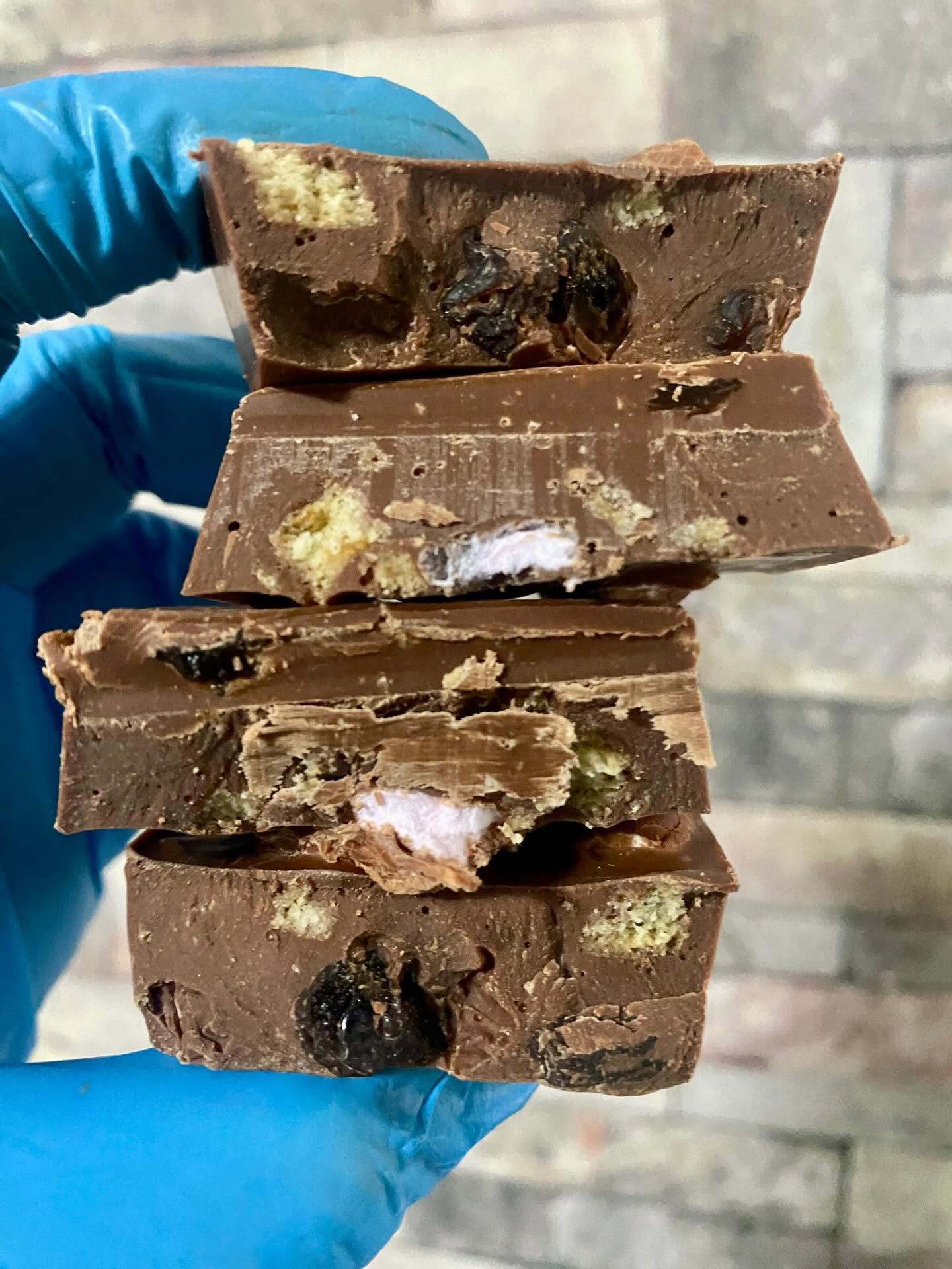 Milk Chocolate Nicaragua Nugu 51% with Biscuits, Raisins and Marshmallow 75g