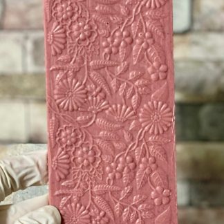 Strawberry and Vanilla White Chocolate 37% 100g