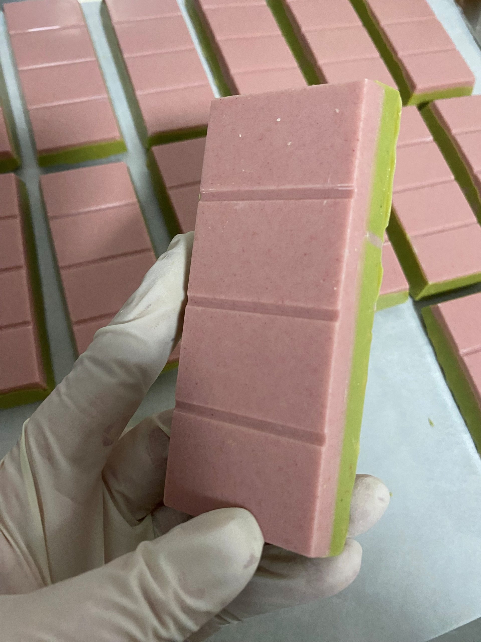 White Chocolate 37% with Raspberry & Matcha Crunch - Image 2